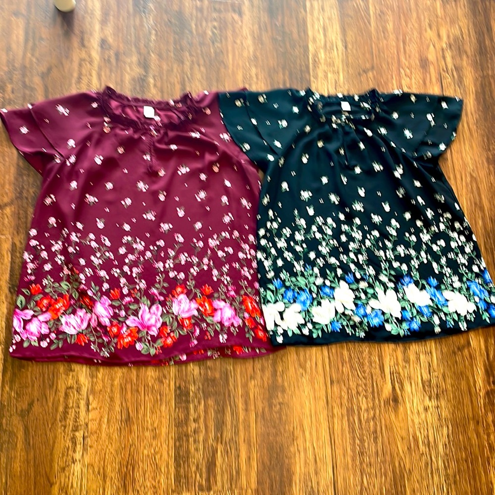 2 Flowery, Flowy Old Navy Blouses with tiered cap sleeves. EUC. Size L.